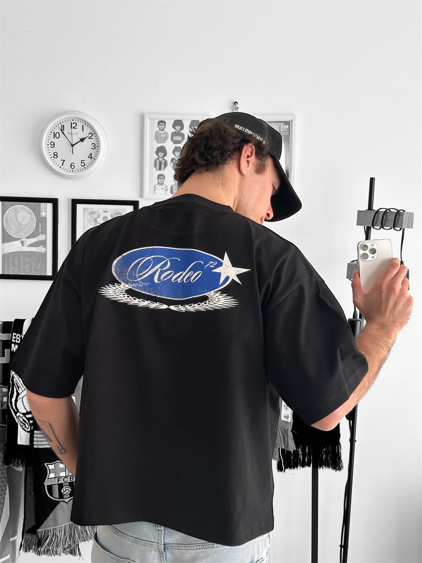 RODEO SEVEN TWO CAR EMBLEM TEE